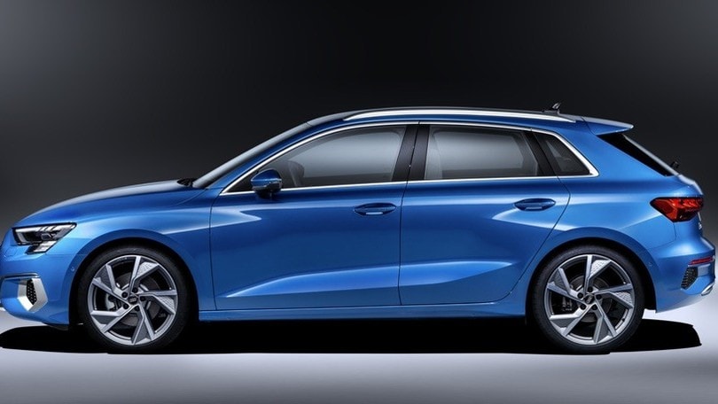 Nuova Audi A3 Sportback: foto