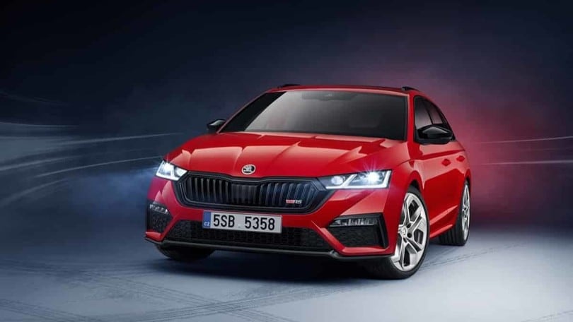 Skoda Octavia RS iV, sportiva e virtuosa alla spina