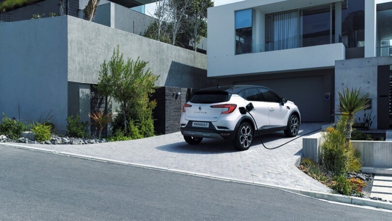 Renault Clio, Captur e Megane full e plug-in hybrid FOTO