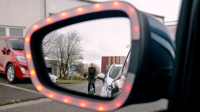 Ford Exit Warning, led per proteggere i ciclisti