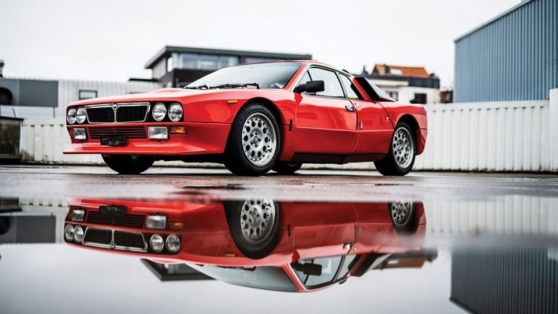 Lancia 037 Stradale rossa e selvaggia all'asta