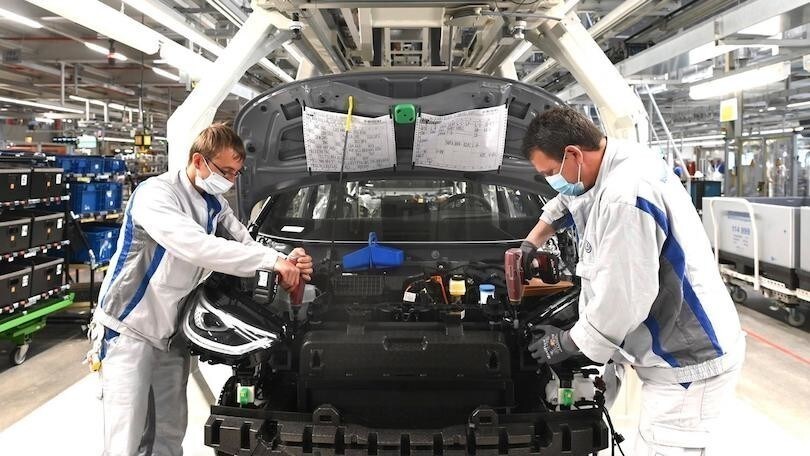 Mercato auto, lo strano caso della Germania: ad aprile 121mila vendite