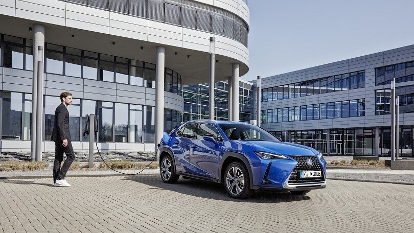 Lexus UX 300e, batteria al top per la prima elettrica premium