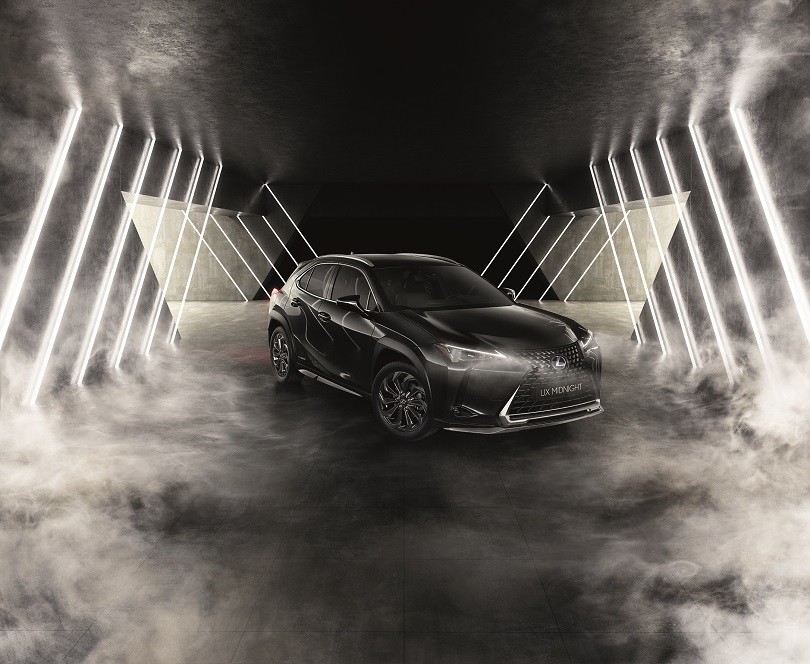 Lexus UX Hybrid, più sportività con Midnight Edition
