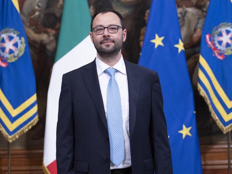 Patuanelli, ministro dello Sviluppo ammette: Nel DL Rilancio mancano fondi all'automotive