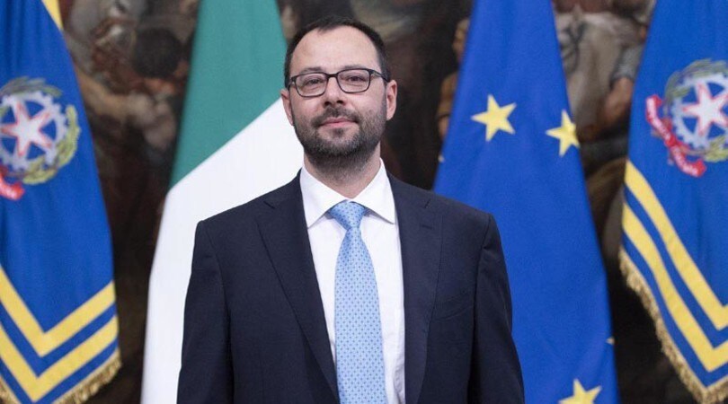 Patuanelli, ministro dello Sviluppo ammette: Nel DL Rilancio mancano fondi all'automotive