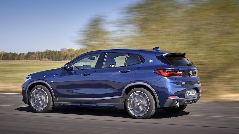 BMW X2 ibrida plug-in: foto