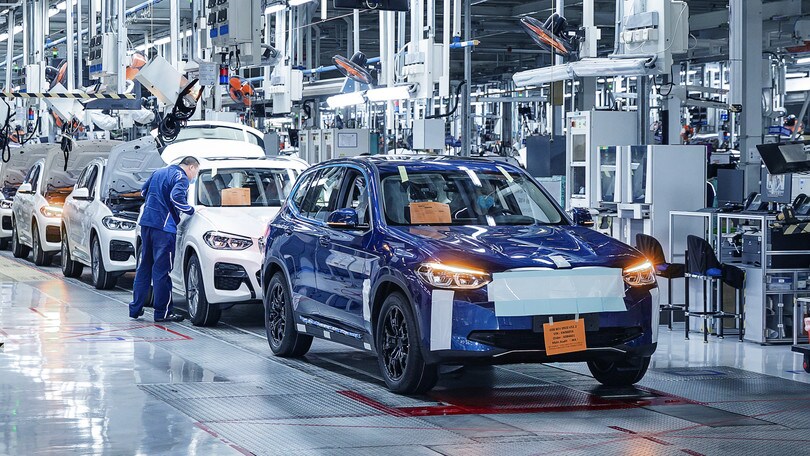 BMW iX3, completati i test di omologazione