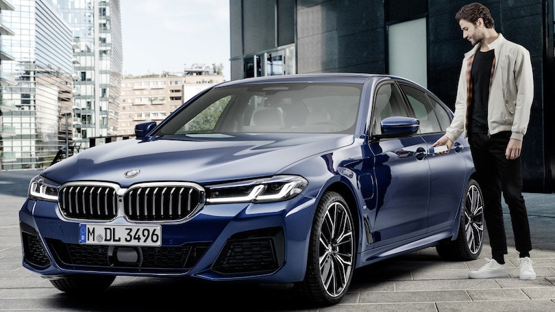 BMW, l'iPhone diventa chiave digitale da luglio