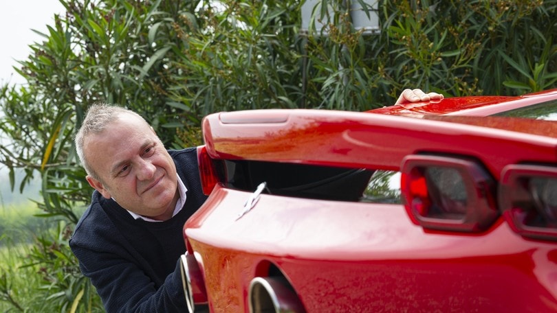 Ferrari SF90 Stradale, la prova FOTO