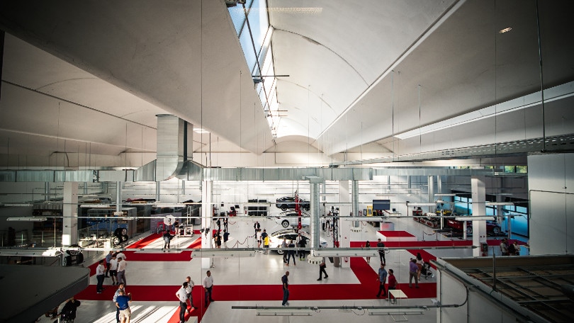 Tesla apre due nuovi store a Roma e Bologna