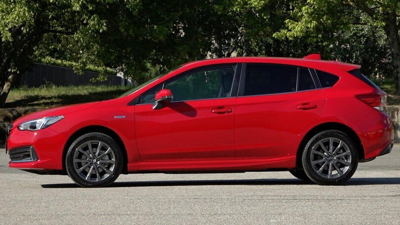 Subaru Impreza 2.0 e-Boxer, il test VIDEO