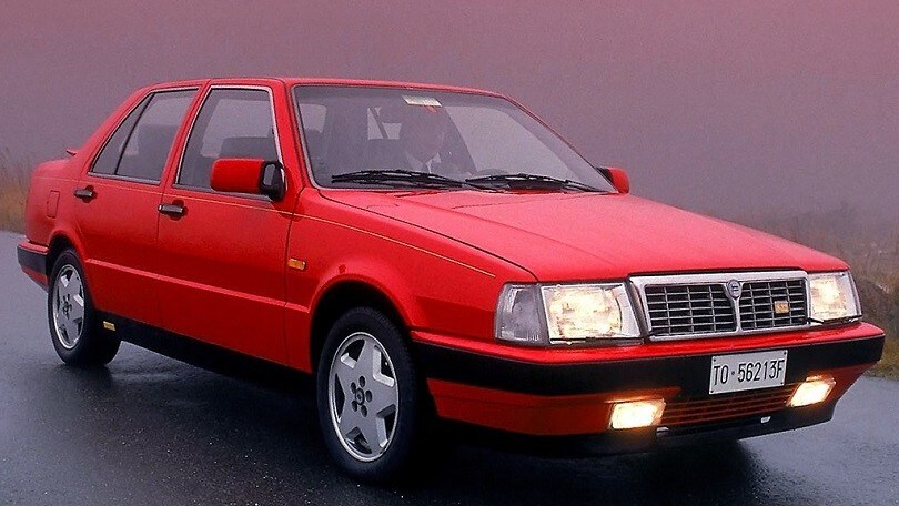 Lancia Thema 8.32 FOTO