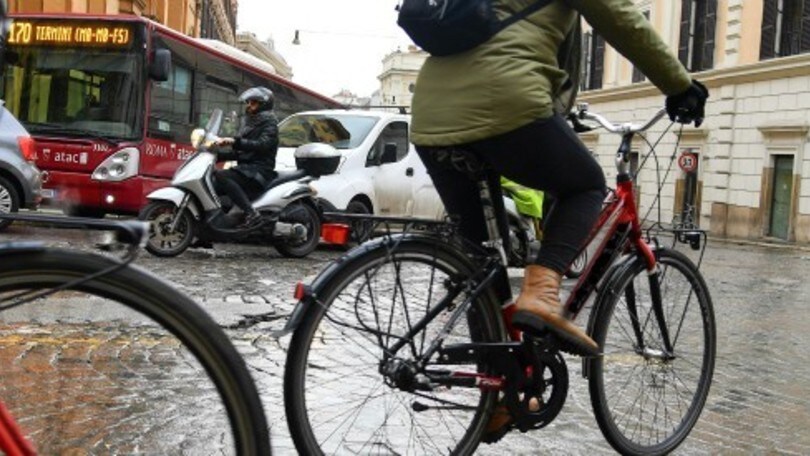 Il boom delle biciclette tra incentivi Covid e sostenibilità…ma la sicurezza?