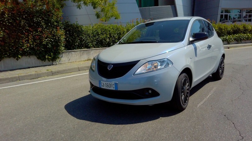 Lancia Ypsilon mild hybrid, la prova VIDEO