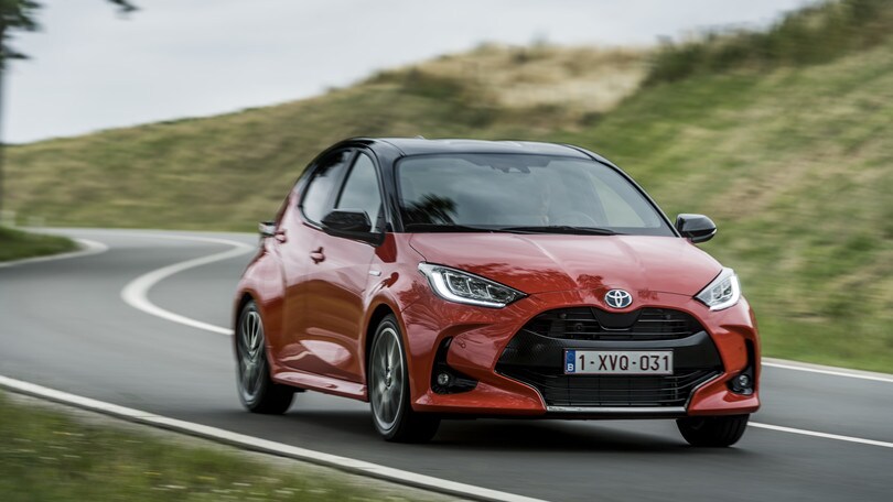 Nuova Yaris Hybrid: l’offerta lancio parte da 18.300 euro FOTO