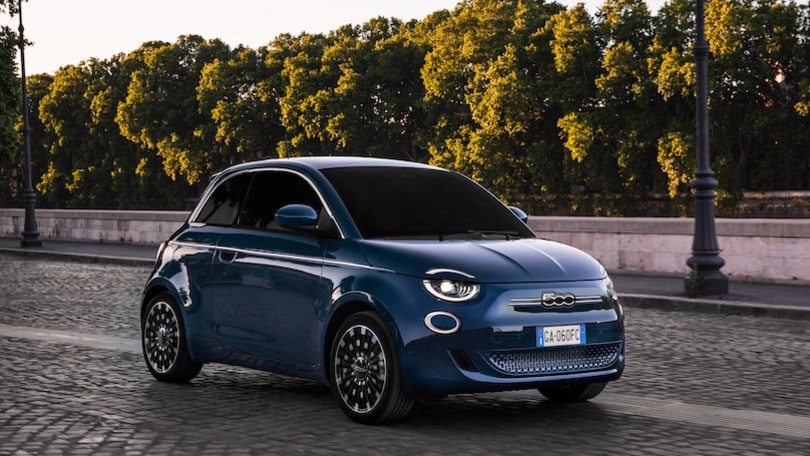 Fiat 500 La Prima, aperti gli ordini della berlina