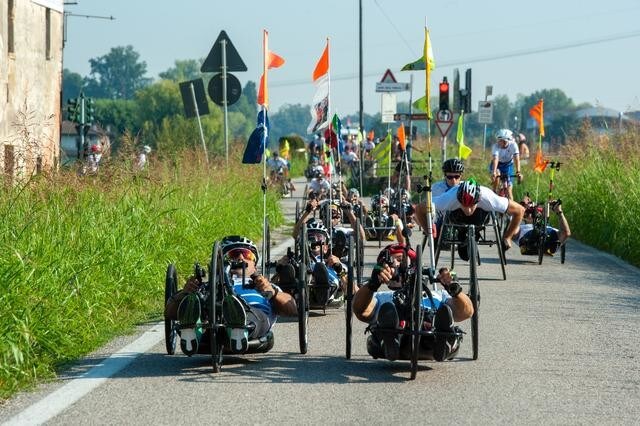 BMW al fianco di Obiettivo 3athlon di Alex Zanardi