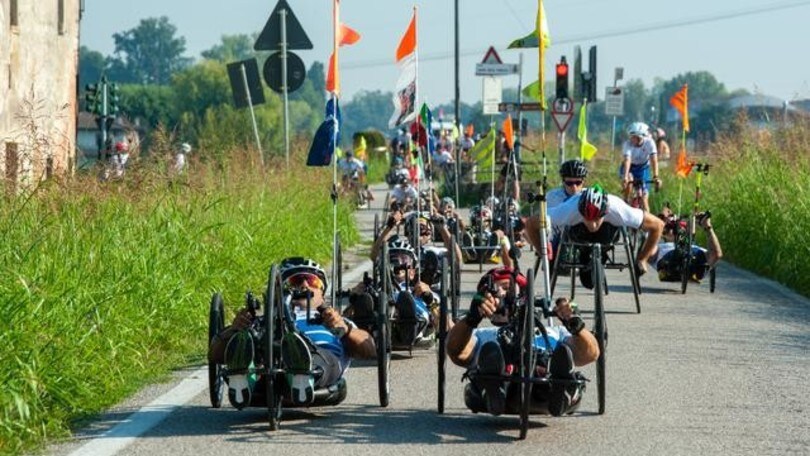 BMW al fianco di Obiettivo 3athlon di Alex Zanardi