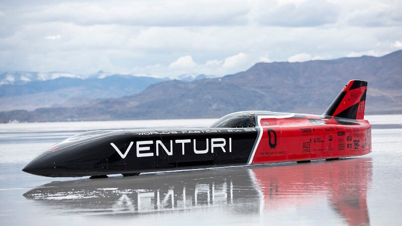 Venturi celebra i 549 km/h in elettrico, in attesa del record con Biaggi