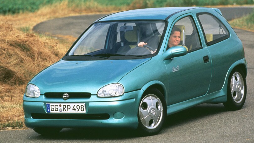 Opel Corsa "3 litri", 25 anni fa la piccola dai consumi record