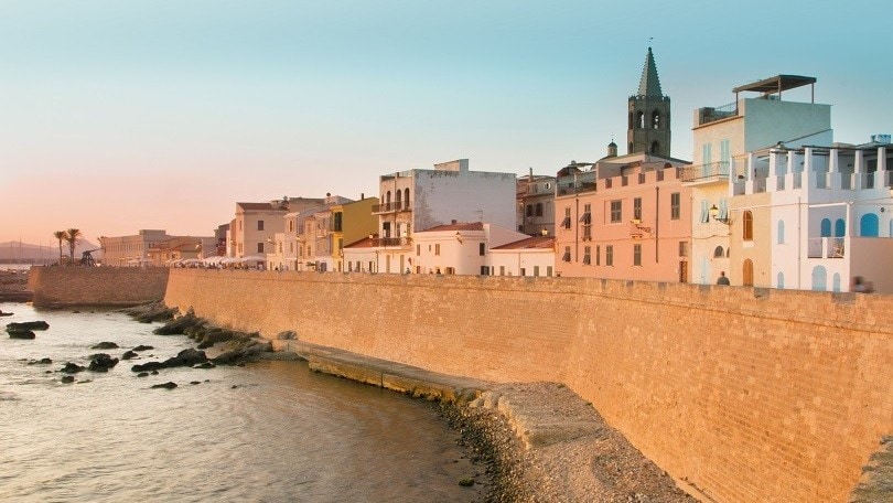 Alghero, capitale dell'oro rosso