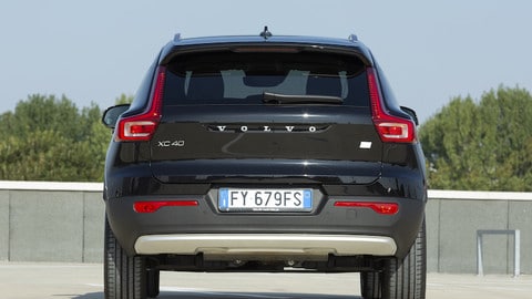 Prova Volvo CX40 T5 Recharge plug-in: le foto