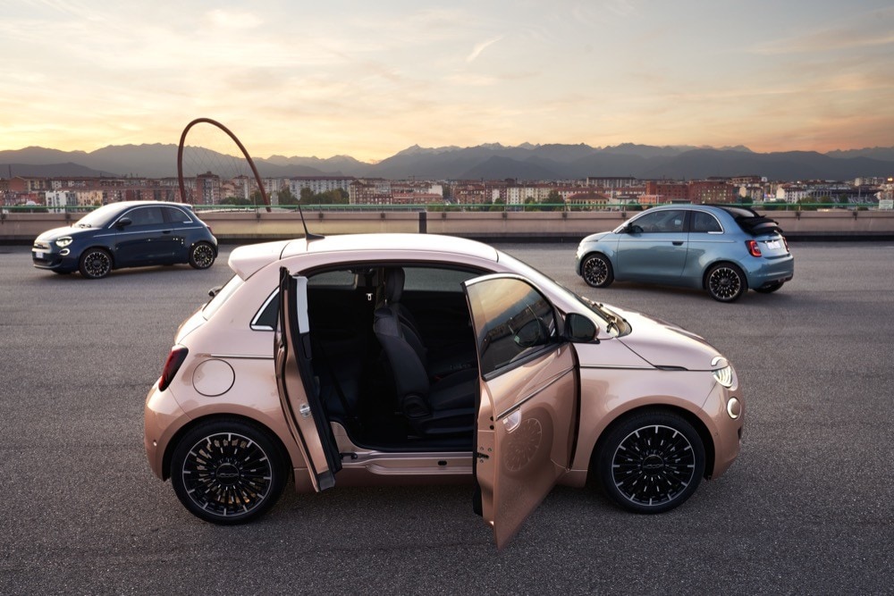 Nuova Fiat 500 3+1 elettrica, quella con la porta in più