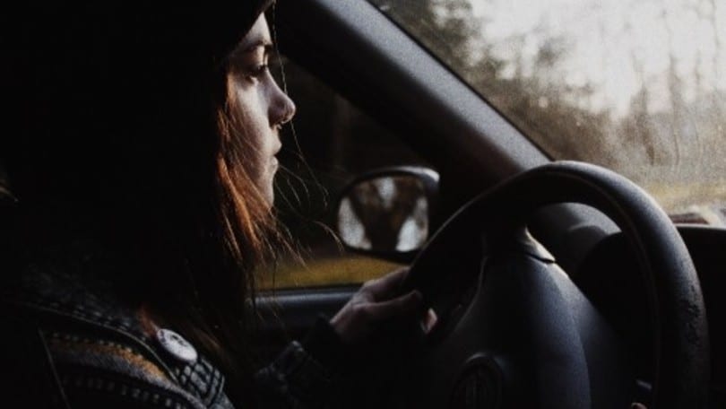 In auto senza assicurazione e senza patente: multa da 6.000 euro!