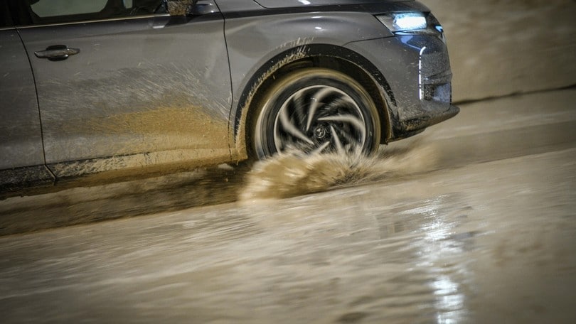 DS7 Crossback E-Tense prova off-road FOTO