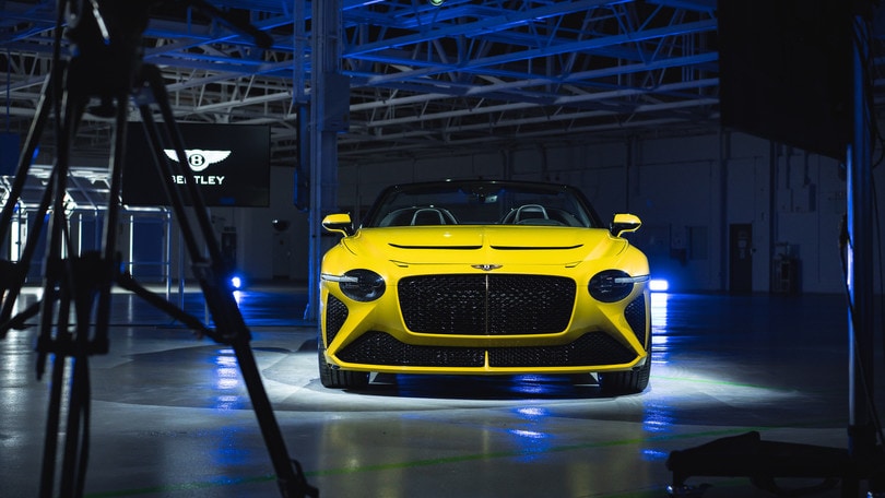 Bentley Beyond 100 FOTO