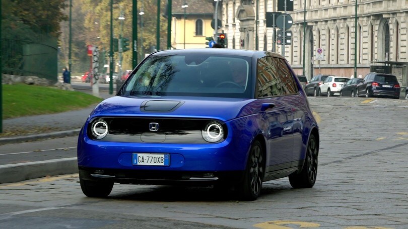 Honda e, la prova su strada completa