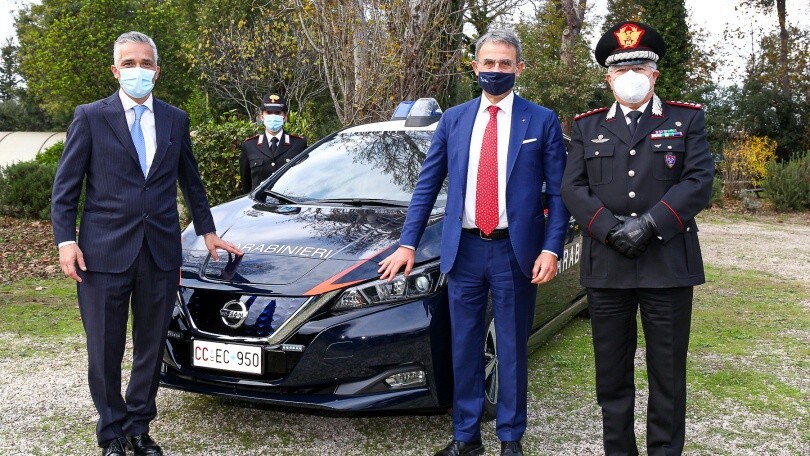 Nissan Leaf, anche i Carabinieri viaggiano in elettrico