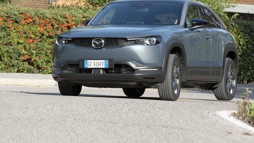 Guidare elettrificato: Mazda MX-30, il test su strada