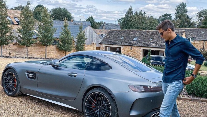 George Russell, con Mercedes dalla F1 alla strada