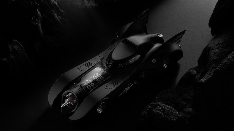Batmobile da 25.000 euro: l'auto di Batman è un orologio da tavola