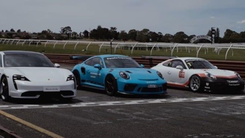 Porsche Taycan Turbo sfida in pista le 911 GT3 RS e GT3 Cup VIDEO