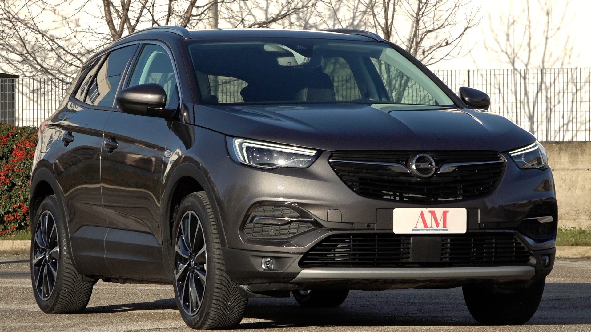 Opel Grandland Hybrid4, la prova