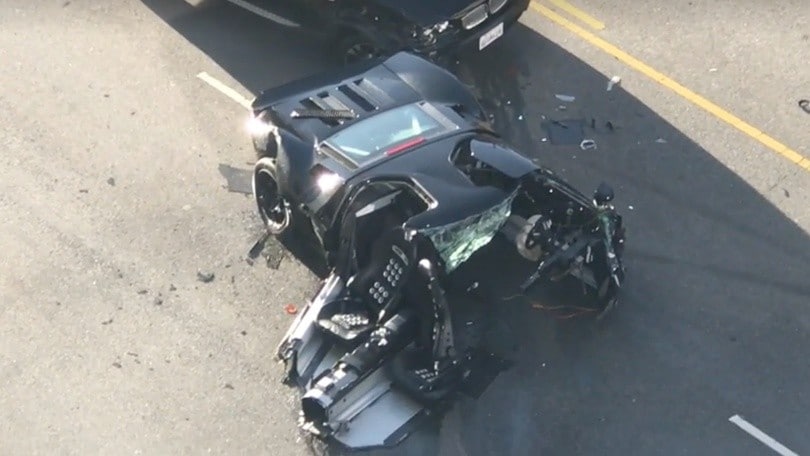 Violento incidente a LA: Ford GT spaccata in due