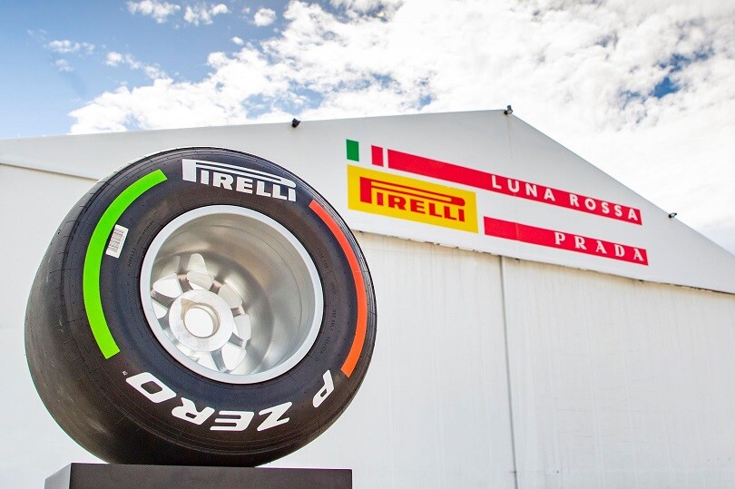 All'asta lo pneumatico Pirelli firmato dai membri di Luna Rossa