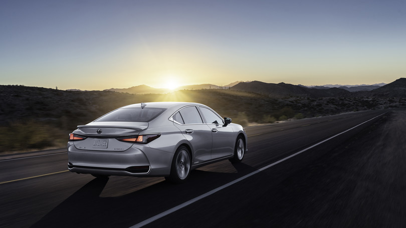 Nuova Lexus ES 2021