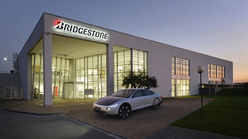 Lightyear One con Bridgestone FOTO