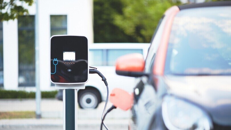 Auto elettriche: quanto costano agli automobilisti i dispositivi di ricarica?