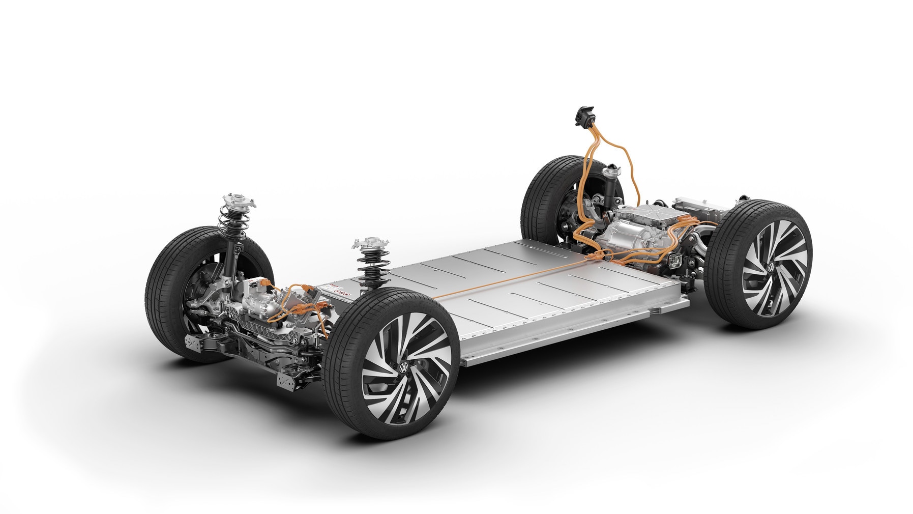 Quanto costeranno le auto elettriche? Bloomberg vs De Meo