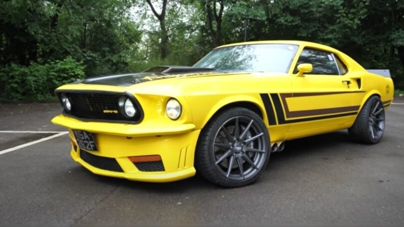 Ford Mustang, una del ’69 diventa esagerata con il V8 biturbo AMG
