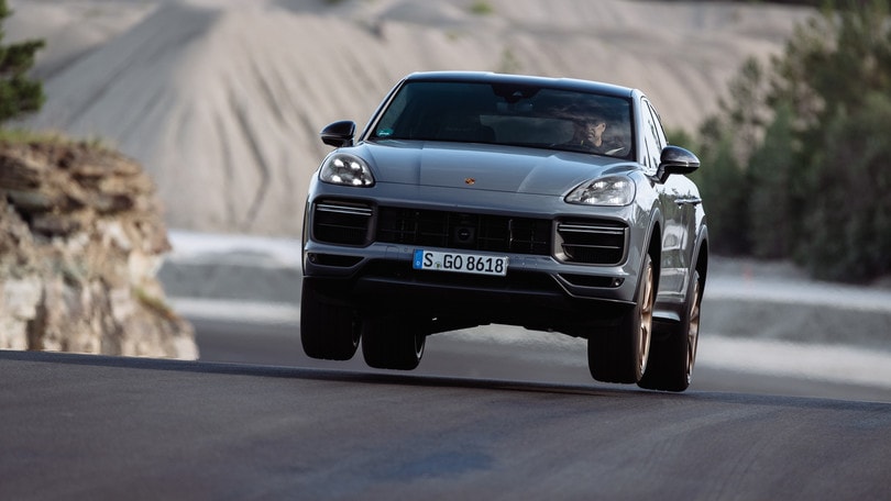 Porsche Cayenne Turbo GT, la prova in pista