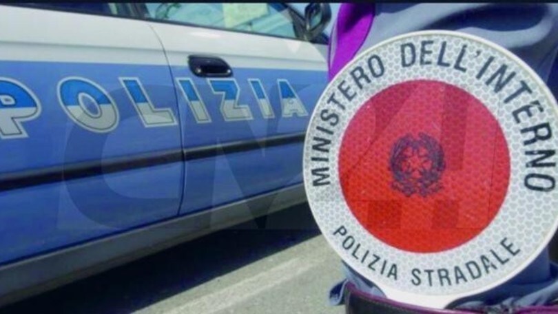 Sfreccia ad alta velocità, seppur con due patenti ritirate: che maximulta per il recidivo