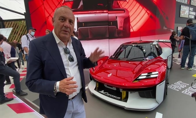 Porsche Mission R, il futuro delle competizioni al Salone di Monaco