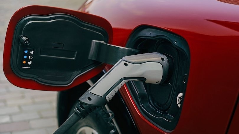 New York come l'Europa: stop alle auto endotermiche, solo elettriche in futuro