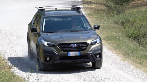 Subaru Outback, la prova su strada e fuori